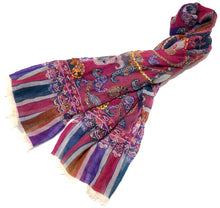 Cargar imagen en el visor de la galería, Pashmina 100% Lana Fina Estampada con Bordados y Pedreria ref-rflghwt0001
