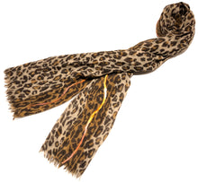 Cargar imagen en el visor de la galería, Pashmina 100% Lana Fina Estampada con Bordados y Pedreria ref-rflghwt0003