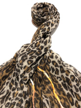 Cargar imagen en el visor de la galería, Pashmina 100% Lana Fina Estampada con Bordados y Pedreria ref-rflghwt0003