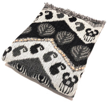 Load image into Gallery viewer, 100% Wool Jacquard Embellished Pashmina Shawl ref-rflghwj0006