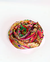 Cargar imagen en el visor de la galería, Red and Green Paisley Silk Scarf
