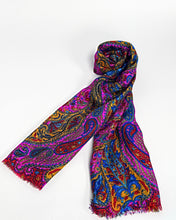 Cargar imagen en el visor de la galería, Fuchsia paisley silk scarf, hand printed, by Roche Foulards
