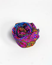 Cargar imagen en el visor de la galería, Fuchsia paisley silk scarf, hand printed, by Roche Foulards
