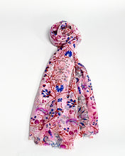 Cargar imagen en el visor de la galería, Pink Floral Silk Scarf
